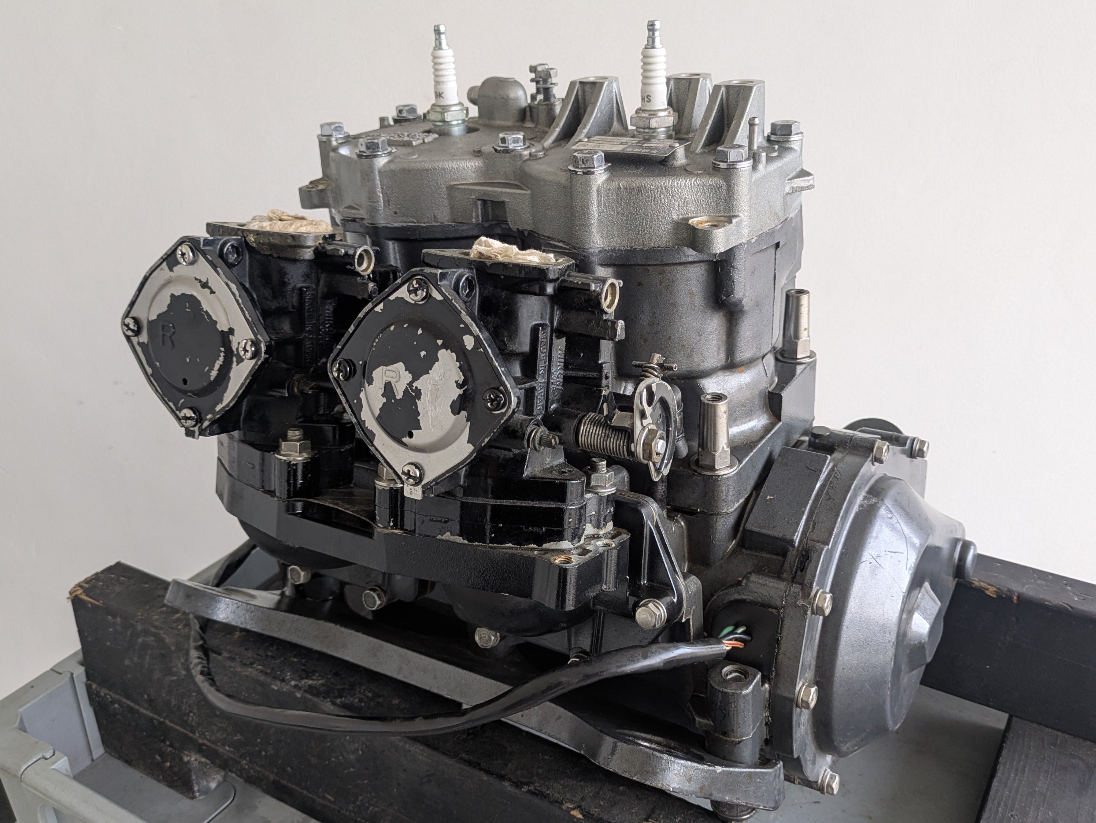 YAMAHA 701cc 2stroke Engine with Carbs, Used [SJ-001]