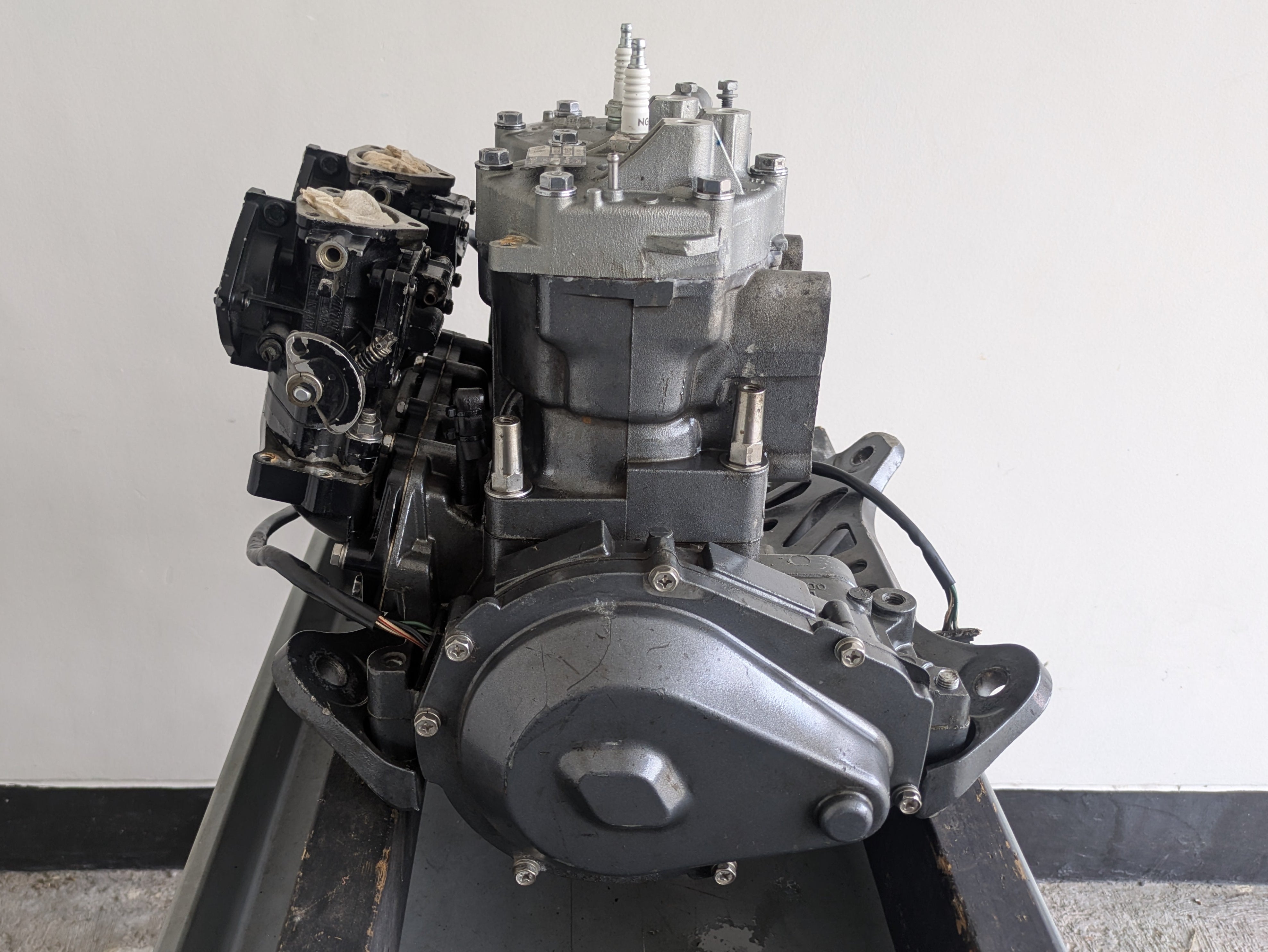 YAMAHA 701cc 2stroke Engine with Carbs, Used [SJ-001]