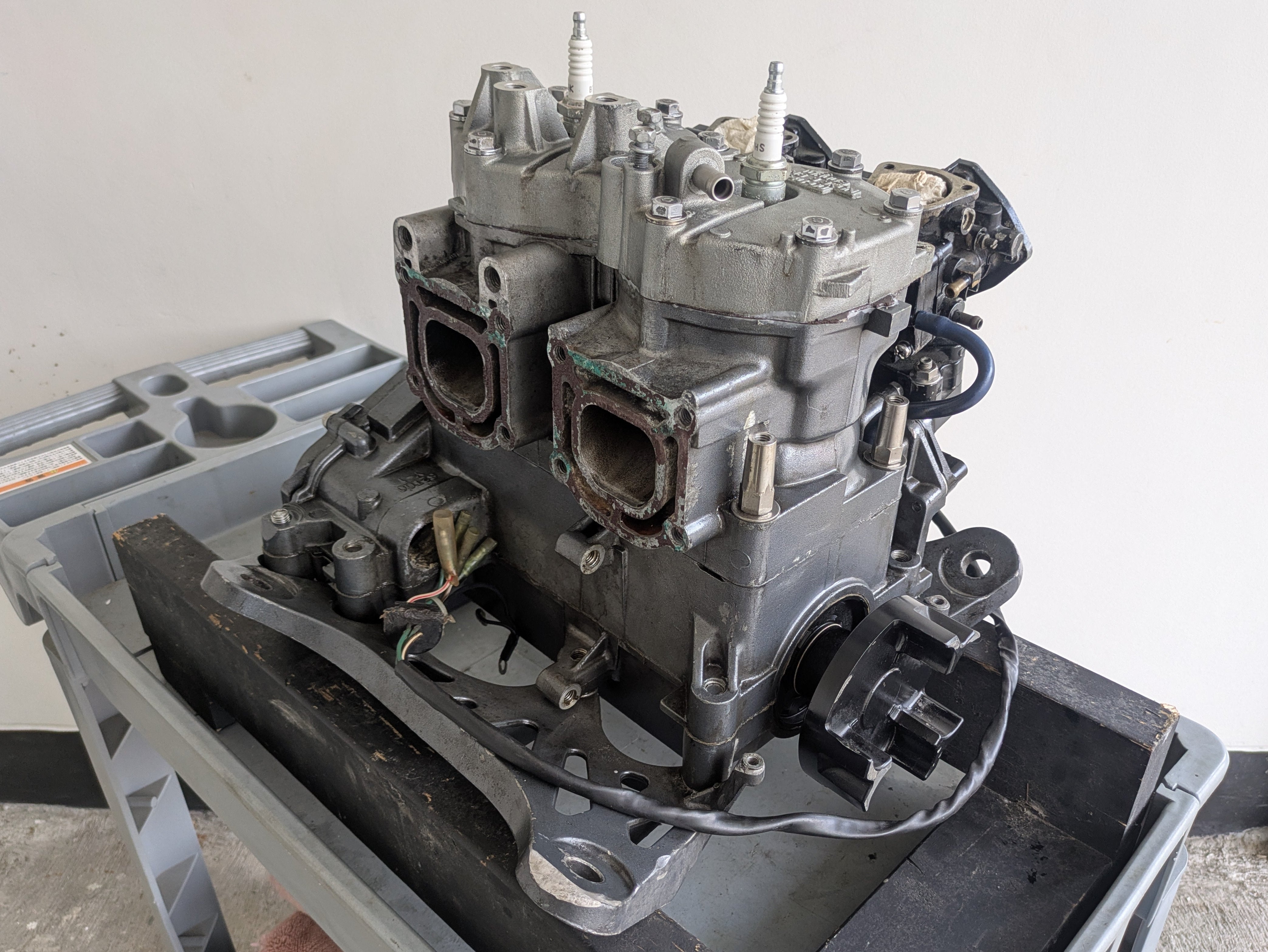 YAMAHA 701cc 2stroke Engine with Carbs, Used [SJ-001]