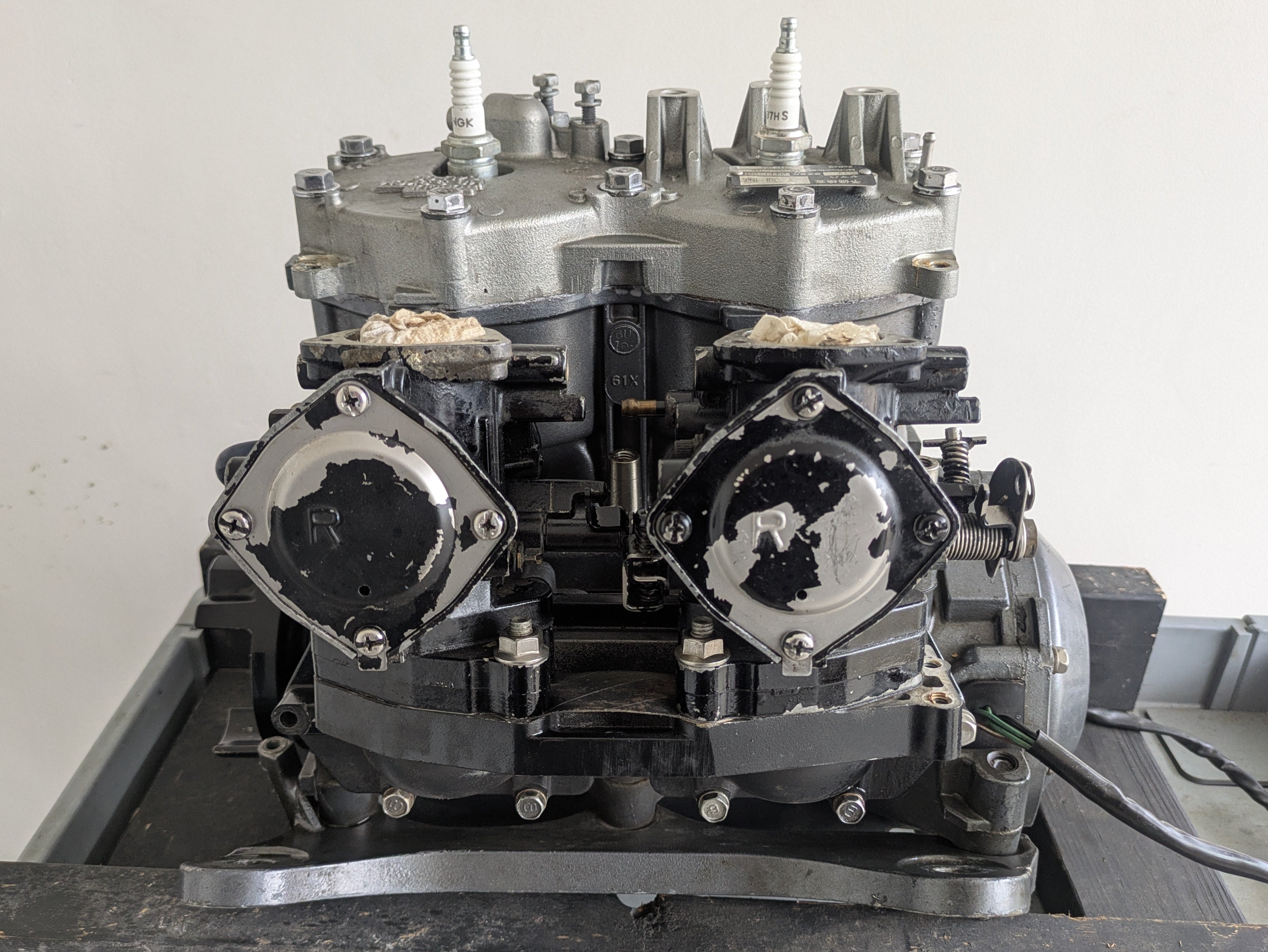 YAMAHA 701cc 2stroke Engine with Carbs, Used [SJ-001]